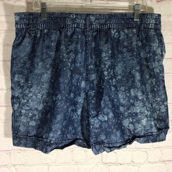 Gloria Vanderbilt Blue Floral Shorts - Size 14 - Picture 3 of 7